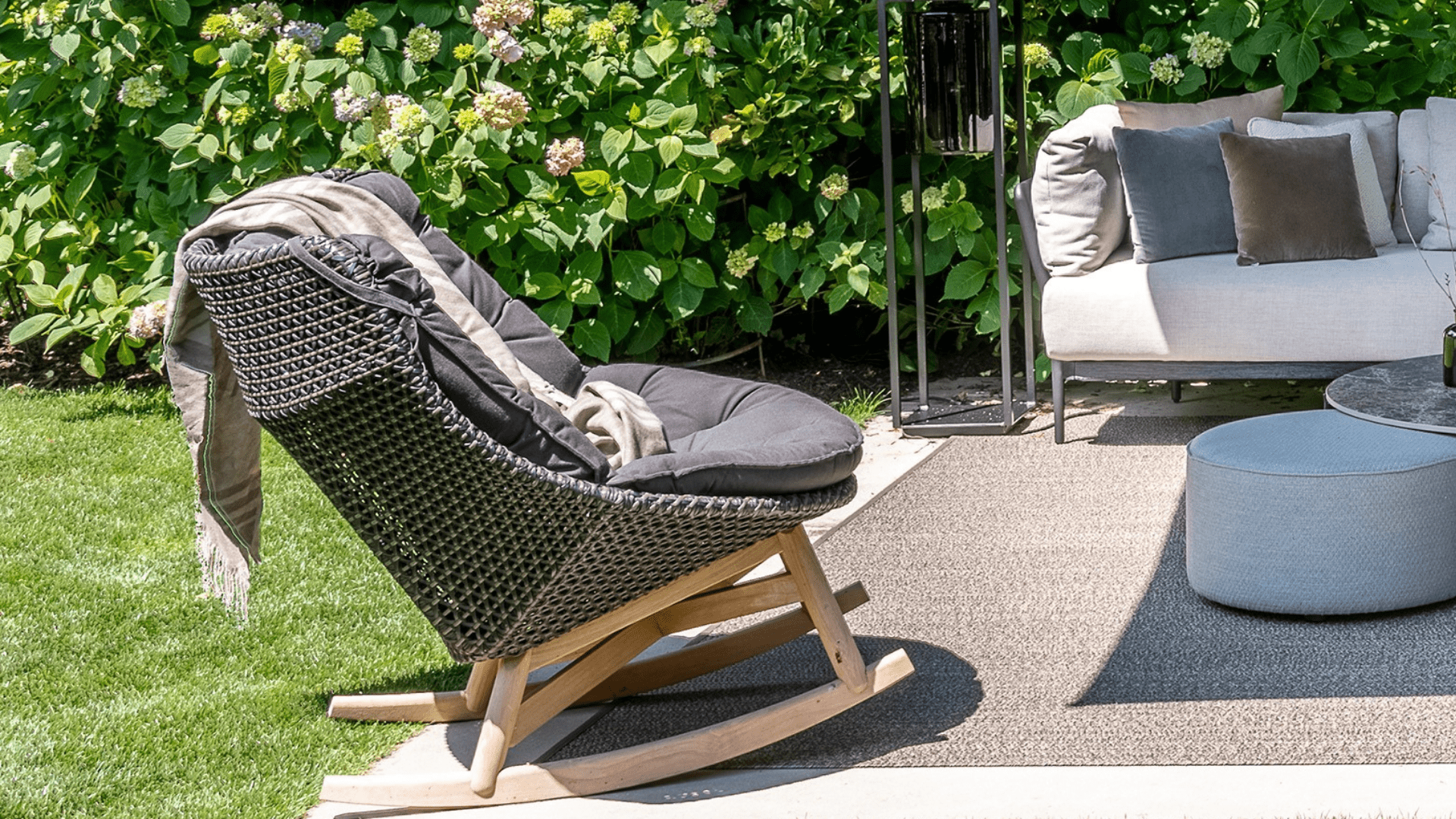 DEDON_MBRACE ROCKING CHAIR 4