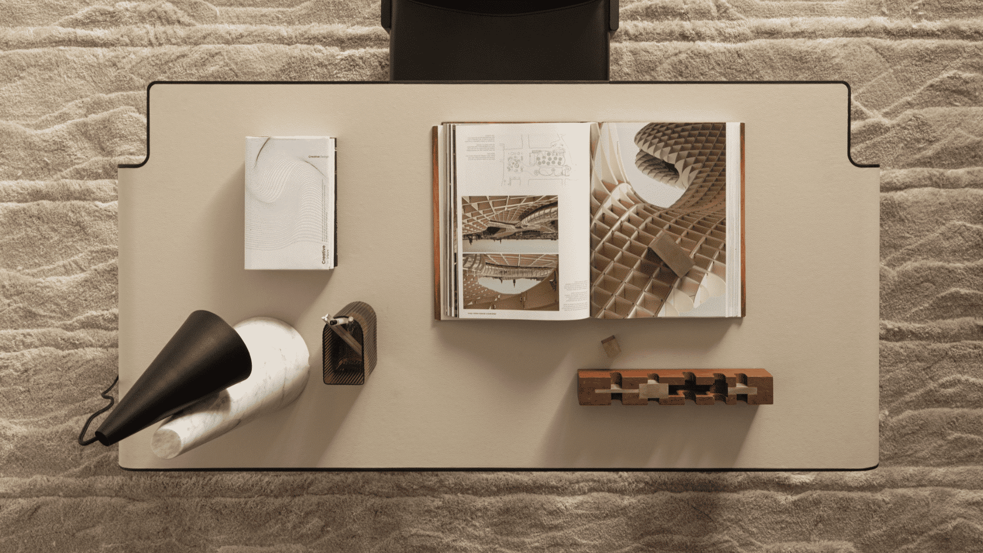 AVAX_MOLTENI&C_ARIA DESK 5
